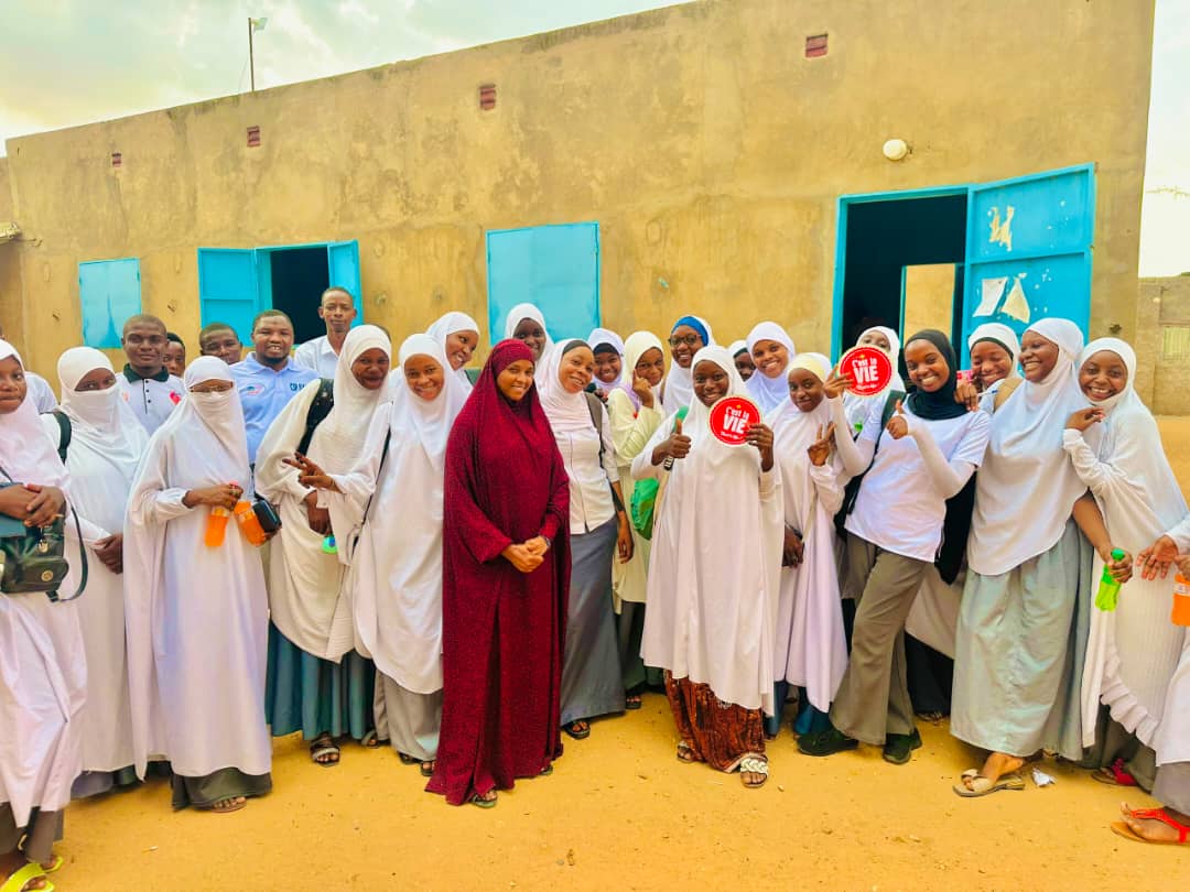 Des jeunes formés mobilisent leurs communautés à travers 60 ciné-débats à Niamey et Maradi